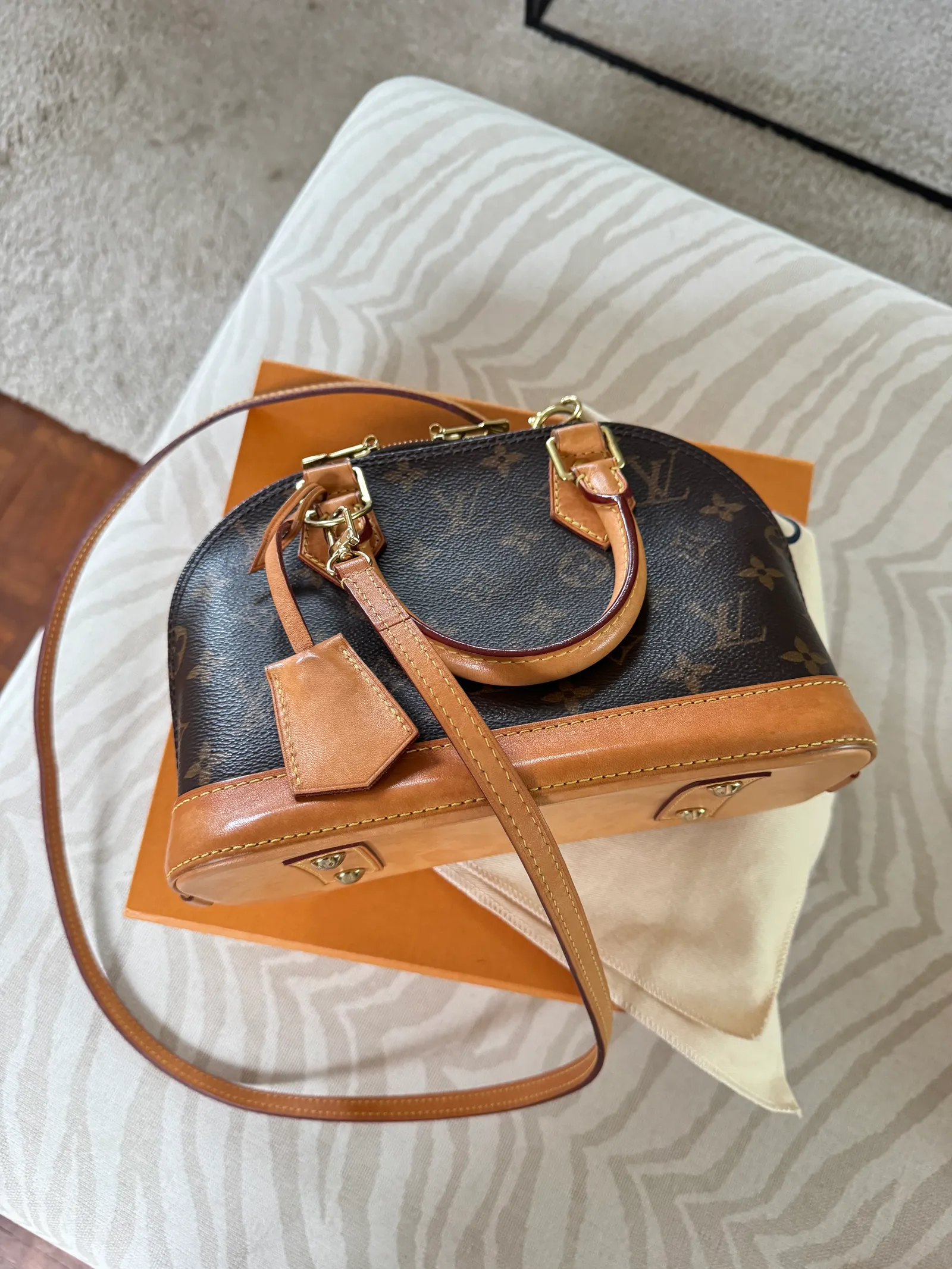 Louis Vuitton-axelremsväska - Image 2