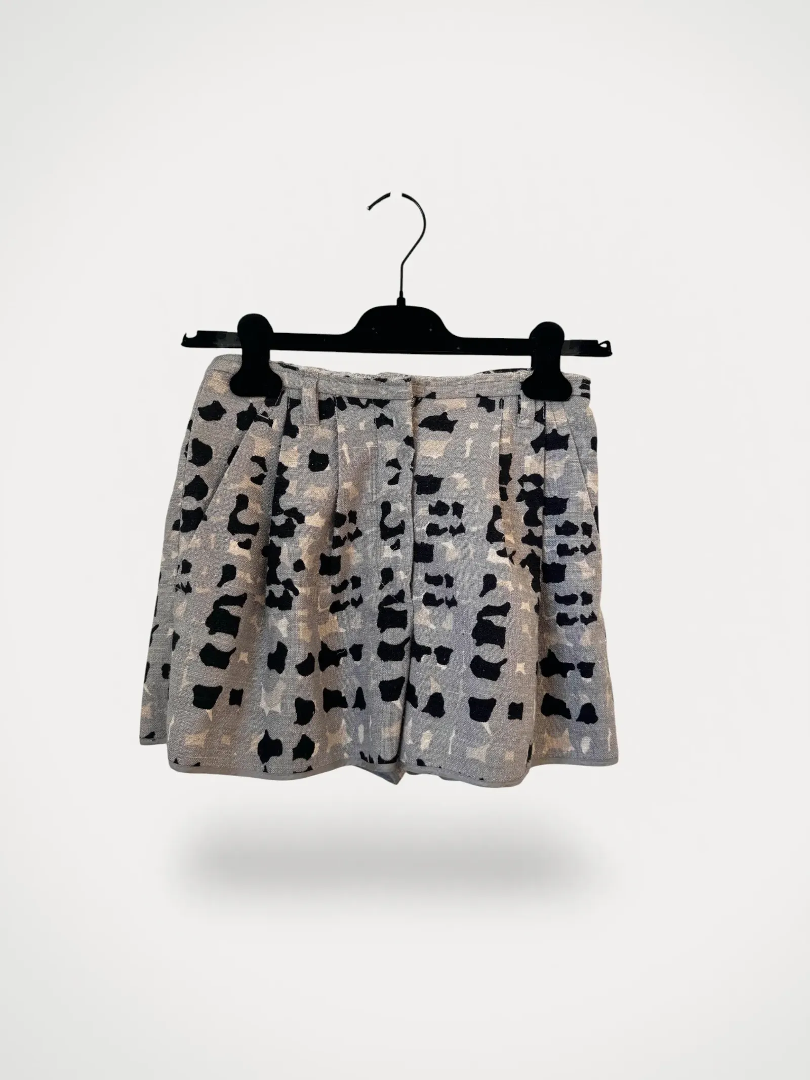 Marc Jacobs 100% Silk Woven Geometric Runway Print Size 24-sidenshorts