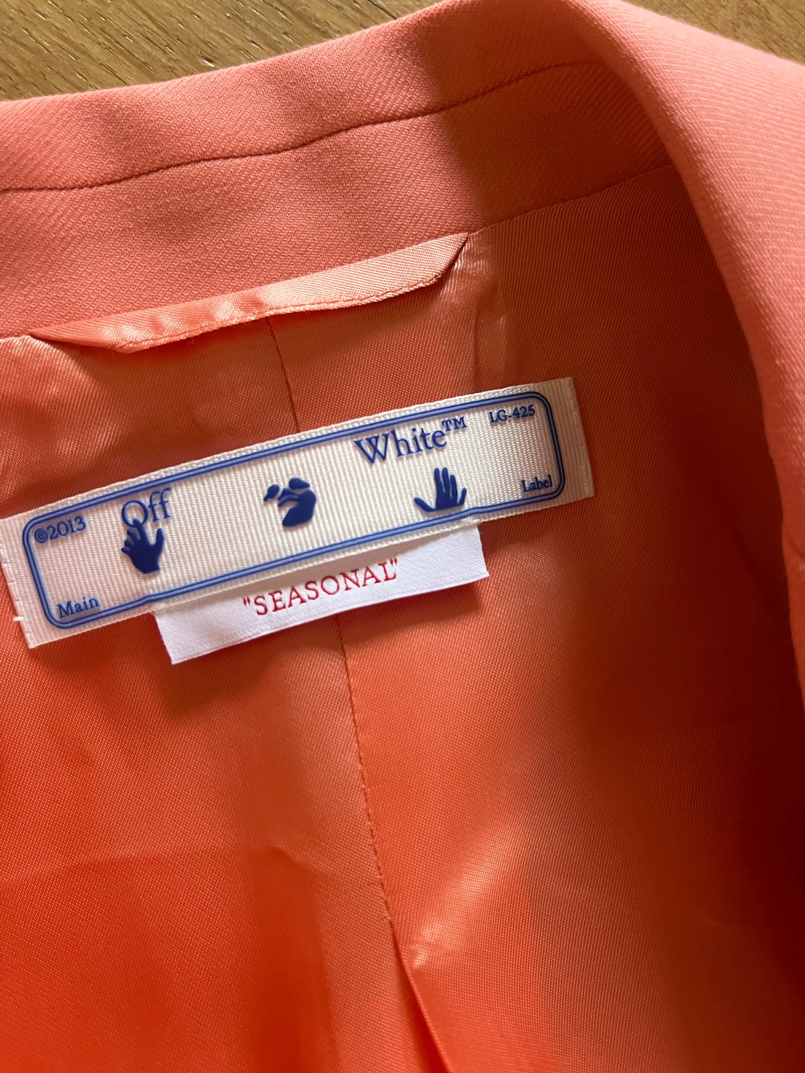 Off-White Seasonal Tomboy Coral-ullkavaj NWT - Image 3