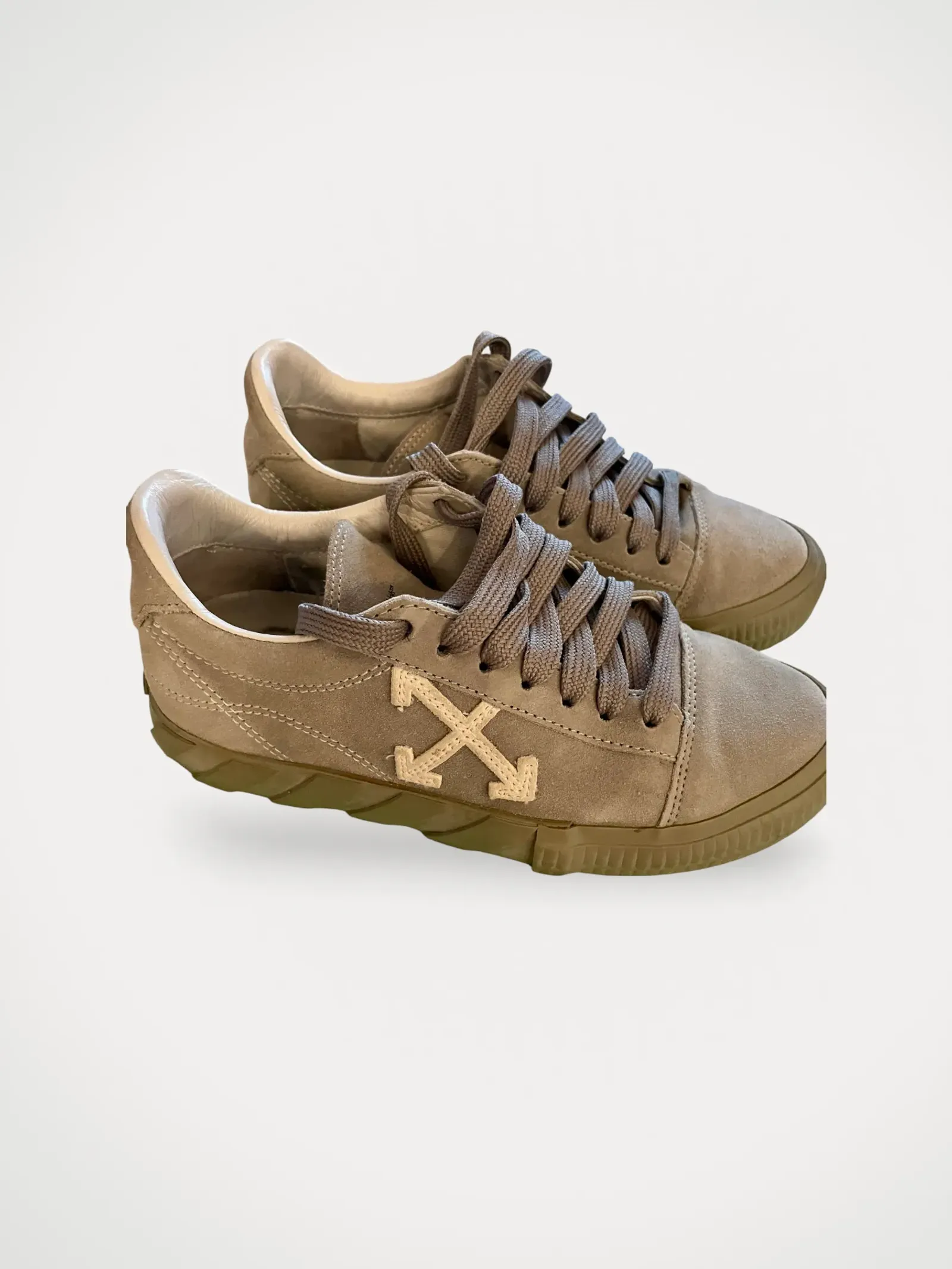 Off-White-sneakers