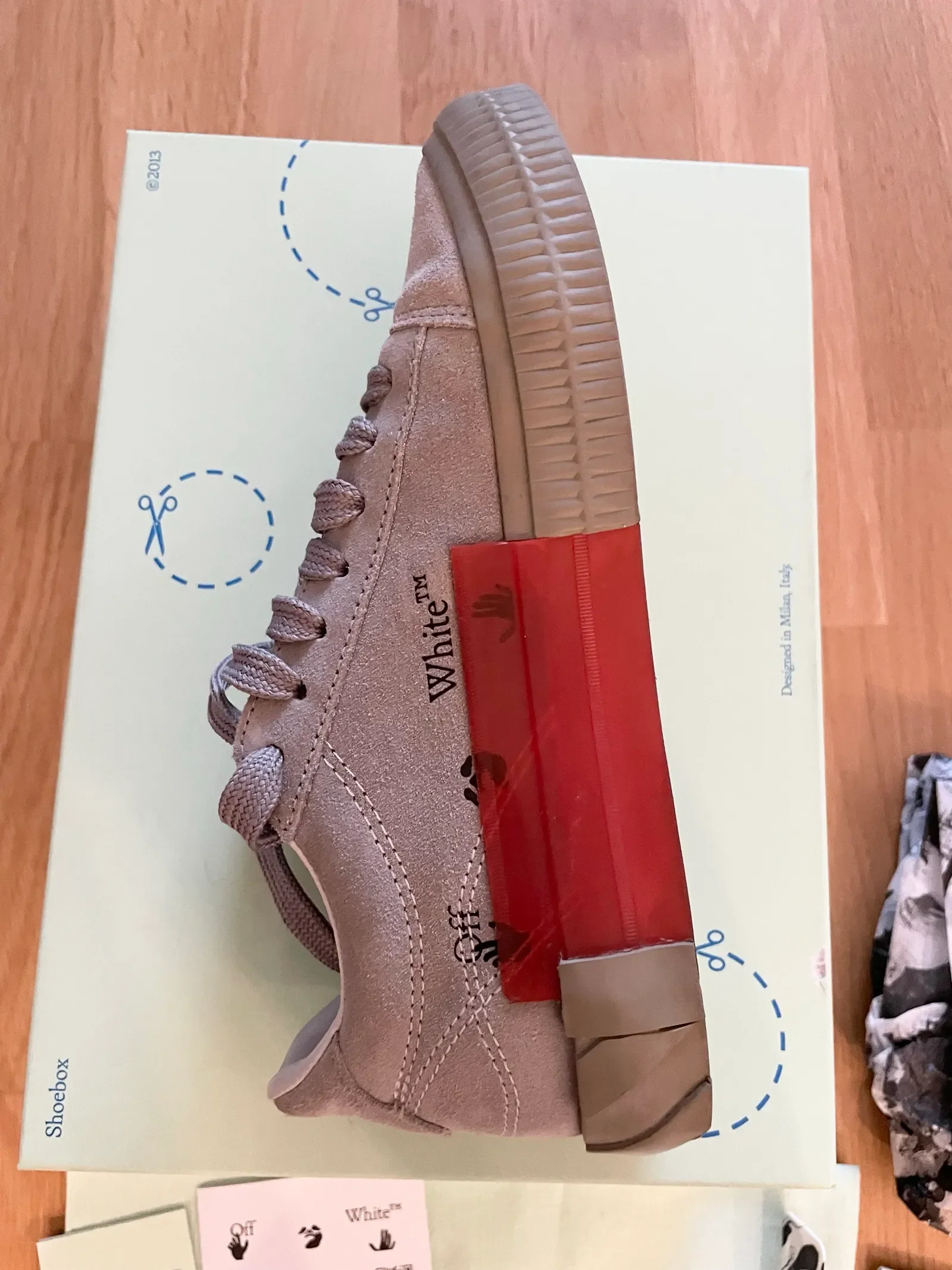 Off-White-sneakers - Image 4
