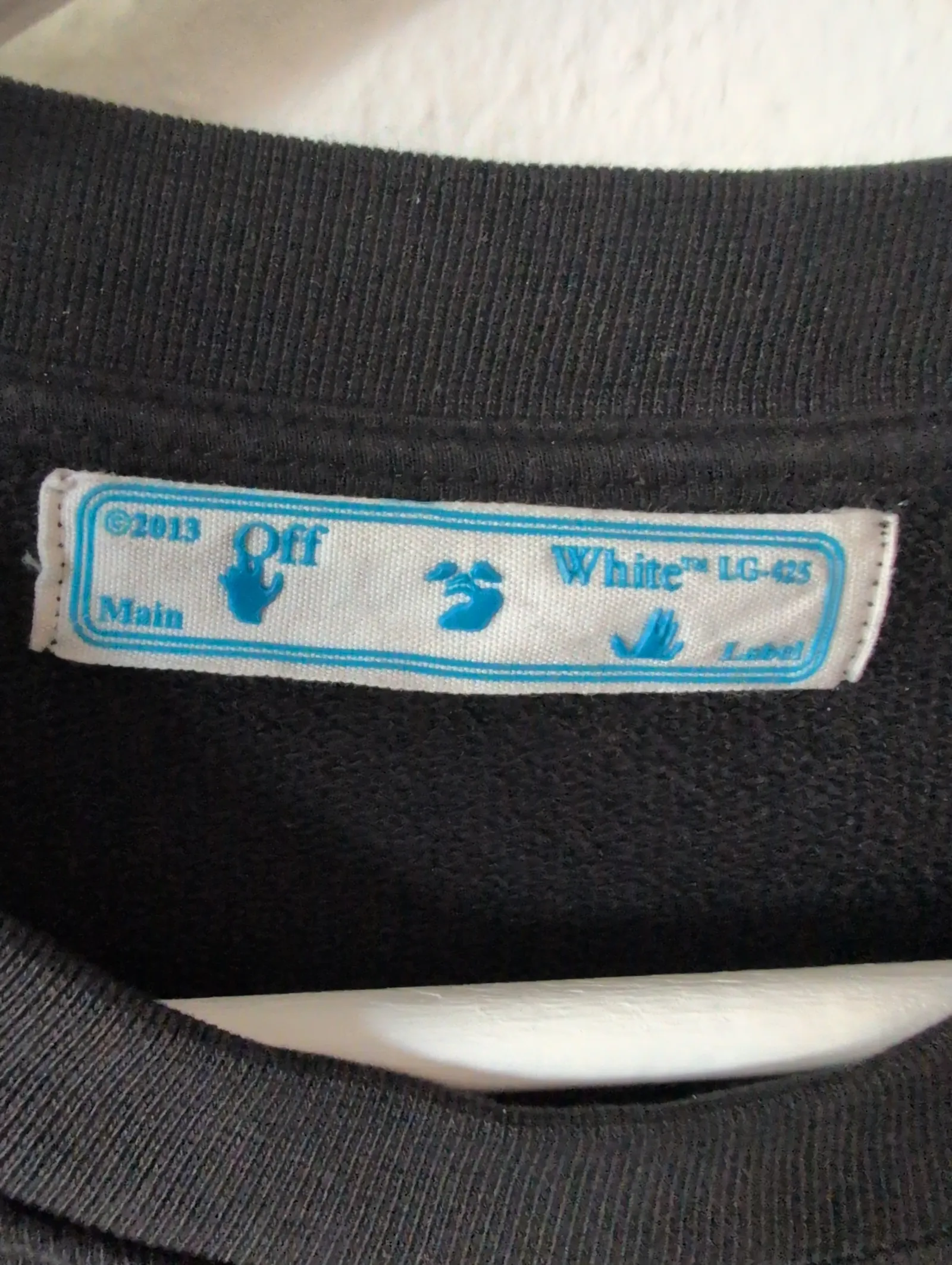 Off-White-sweatshirt - Image 2