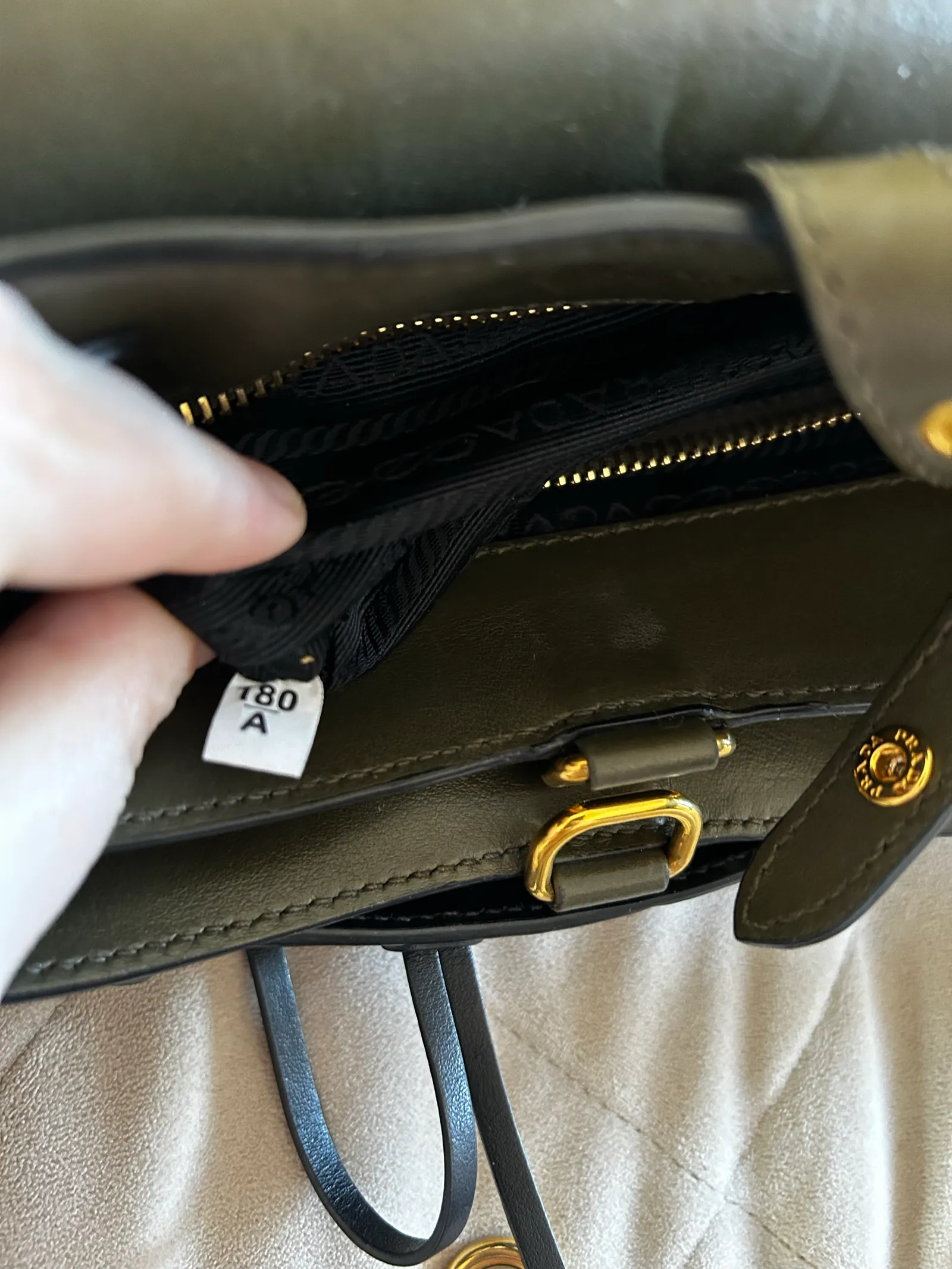 Prada Corsaire-skinnaxelremsväska - Image 8