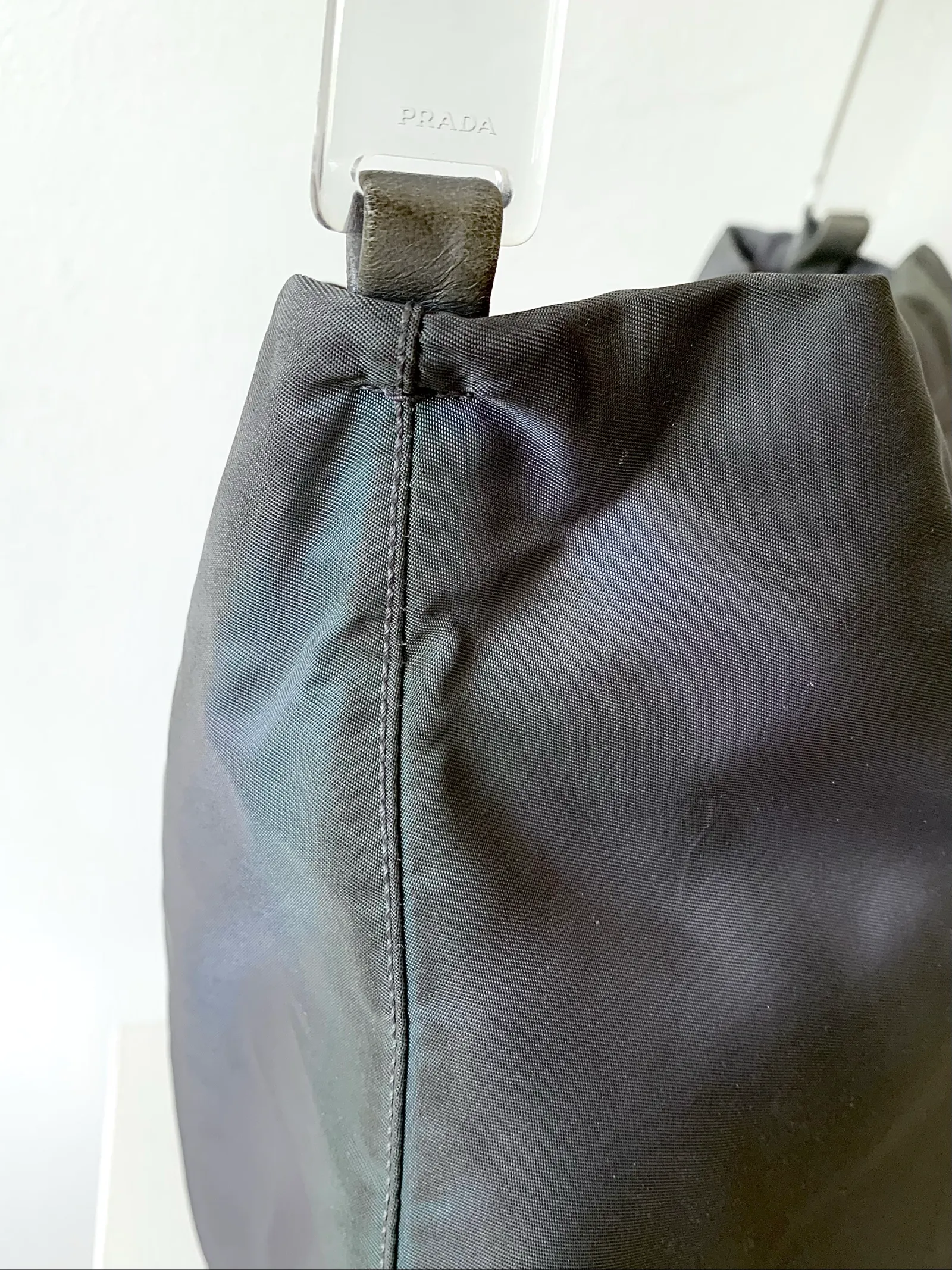 Prada Tessuto-axelremsväska - Image 9