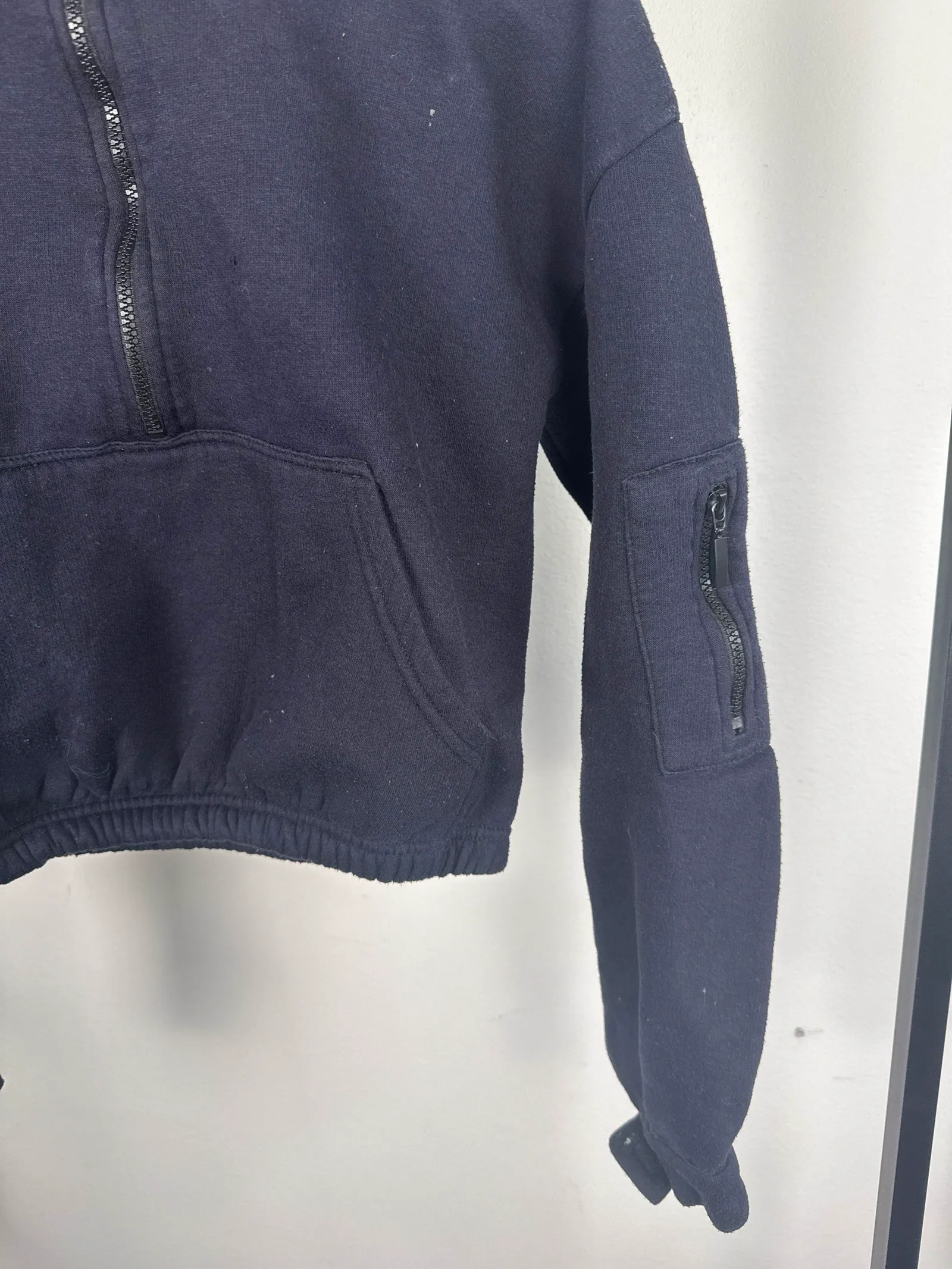 Prettylittlething-sweatshirt - Image 4