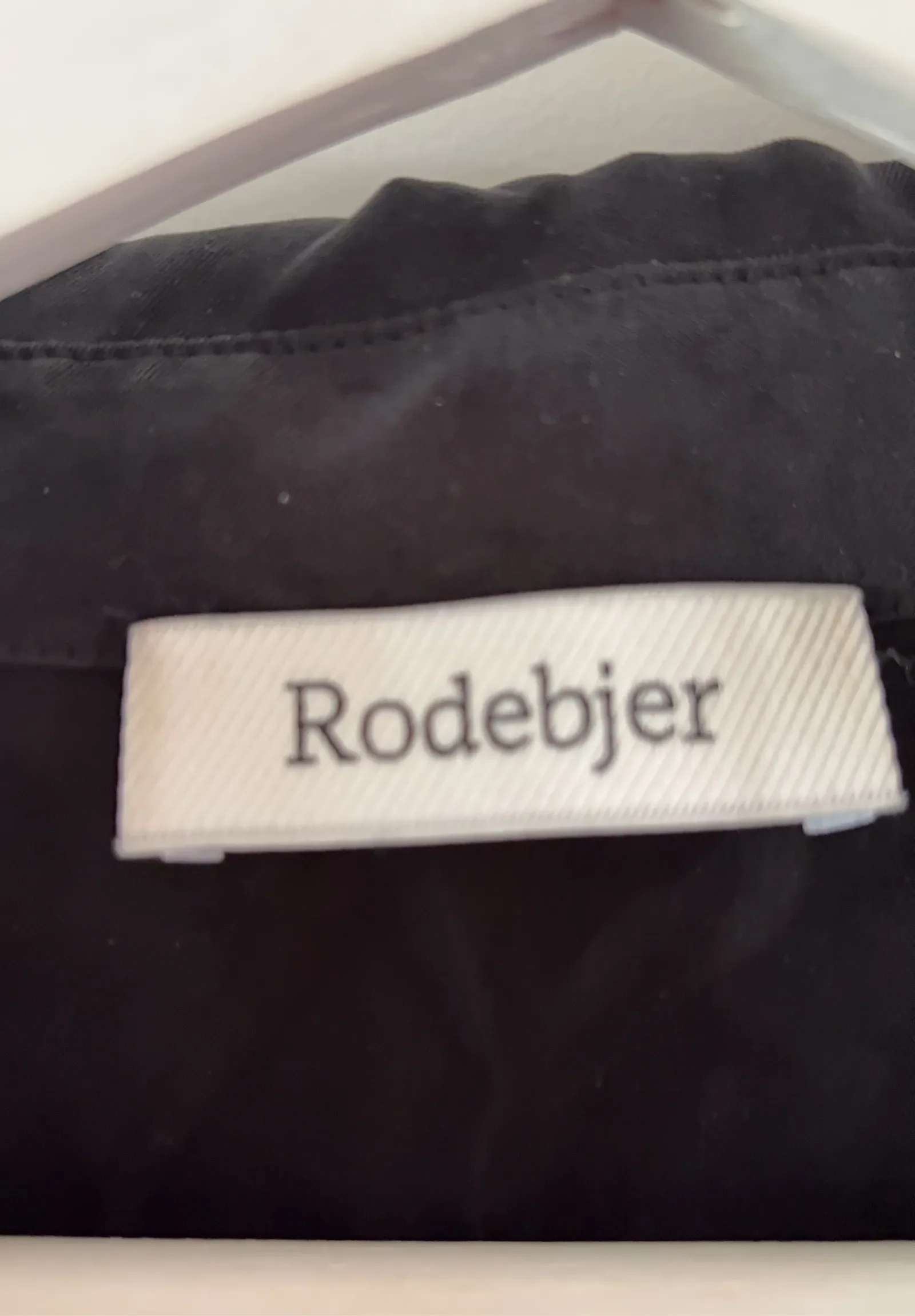 Rodebjer Apple Peach-klänning - Image 4