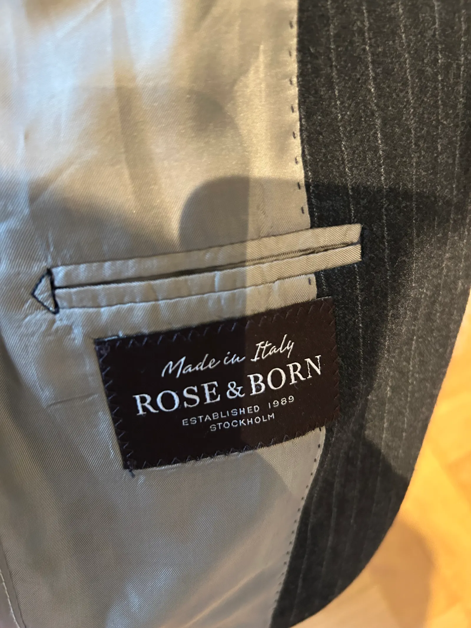 Rose & Born-kostym - Image 3