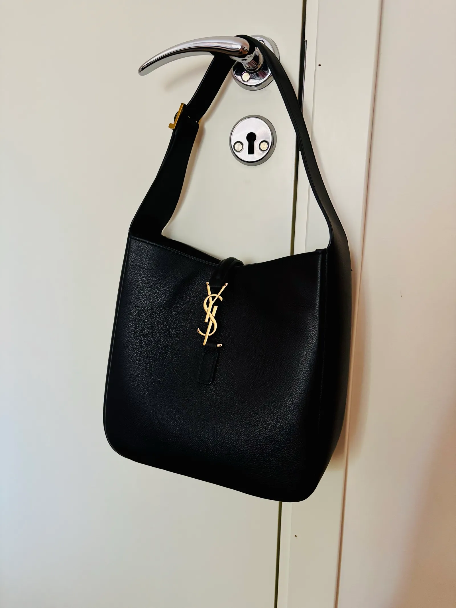 Saint Laurent Le 5 À 7 Supple Small In Smooth Leather-skinnhandväska - Image 3