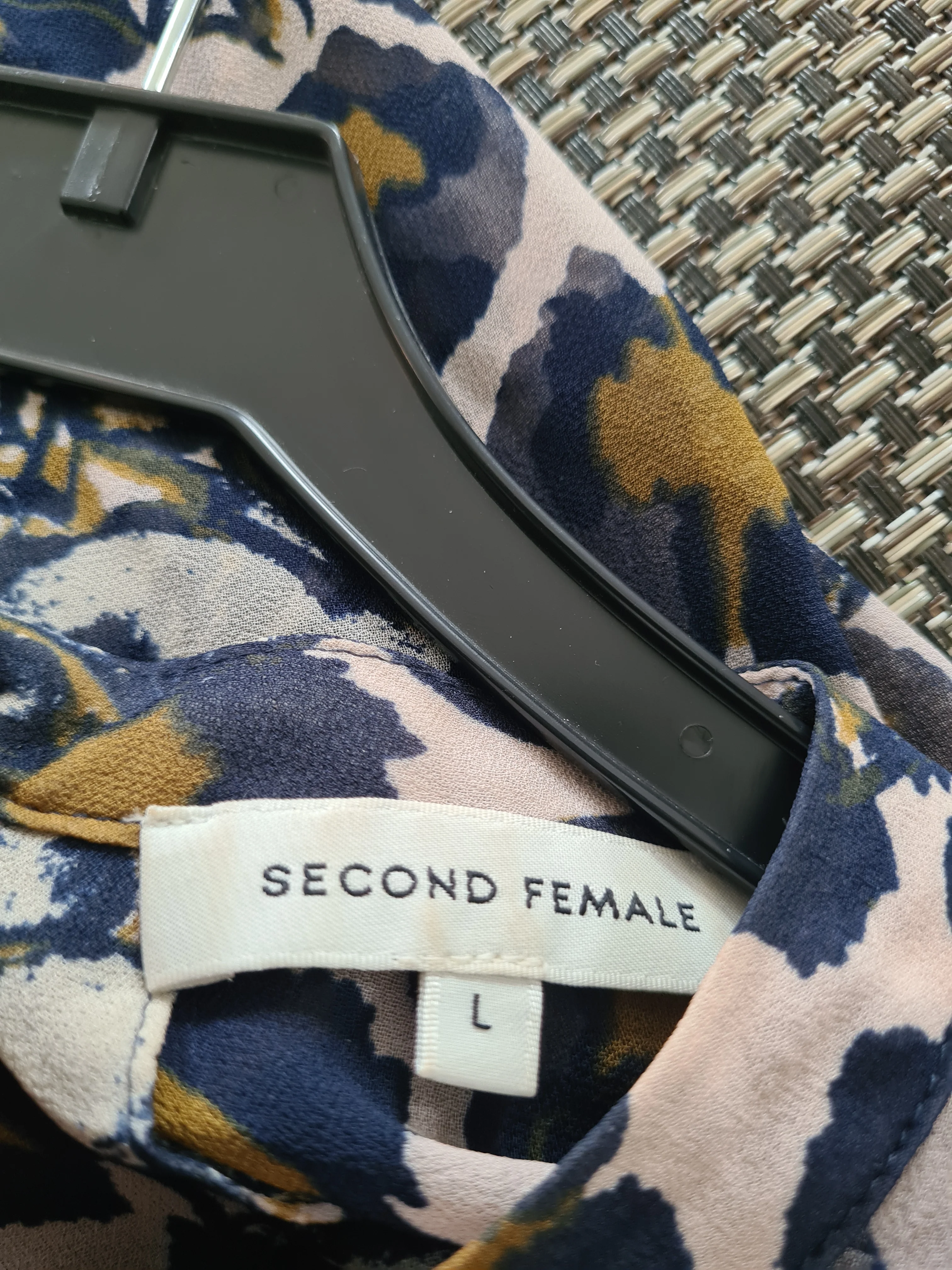 Second Female-blus - Image 2