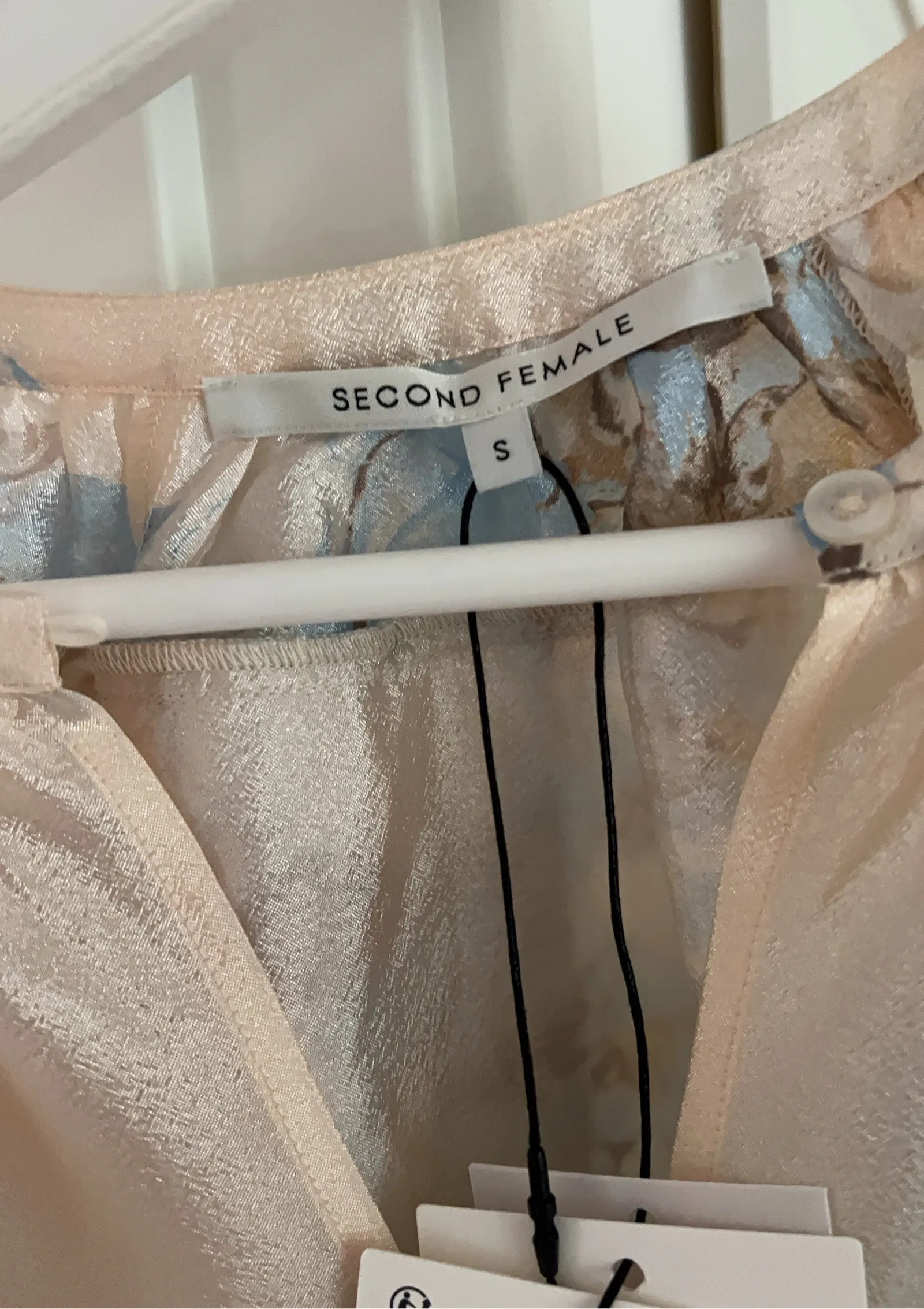 Second Female-blus NWT - Image 6