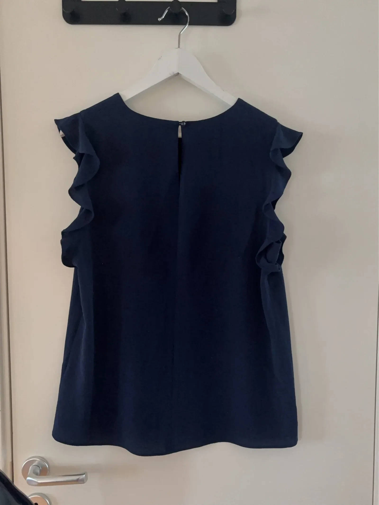 Second Female-blus - Image 4
