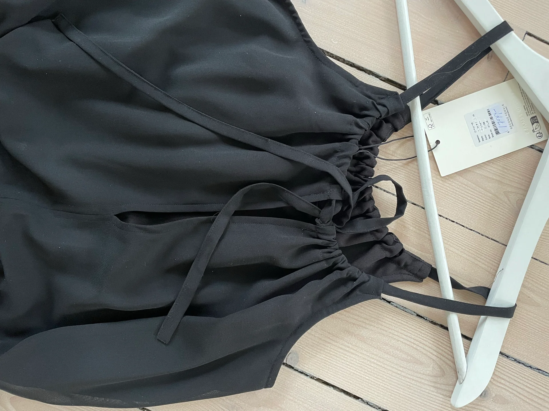 Second Female-klänning NWOT - Image 3