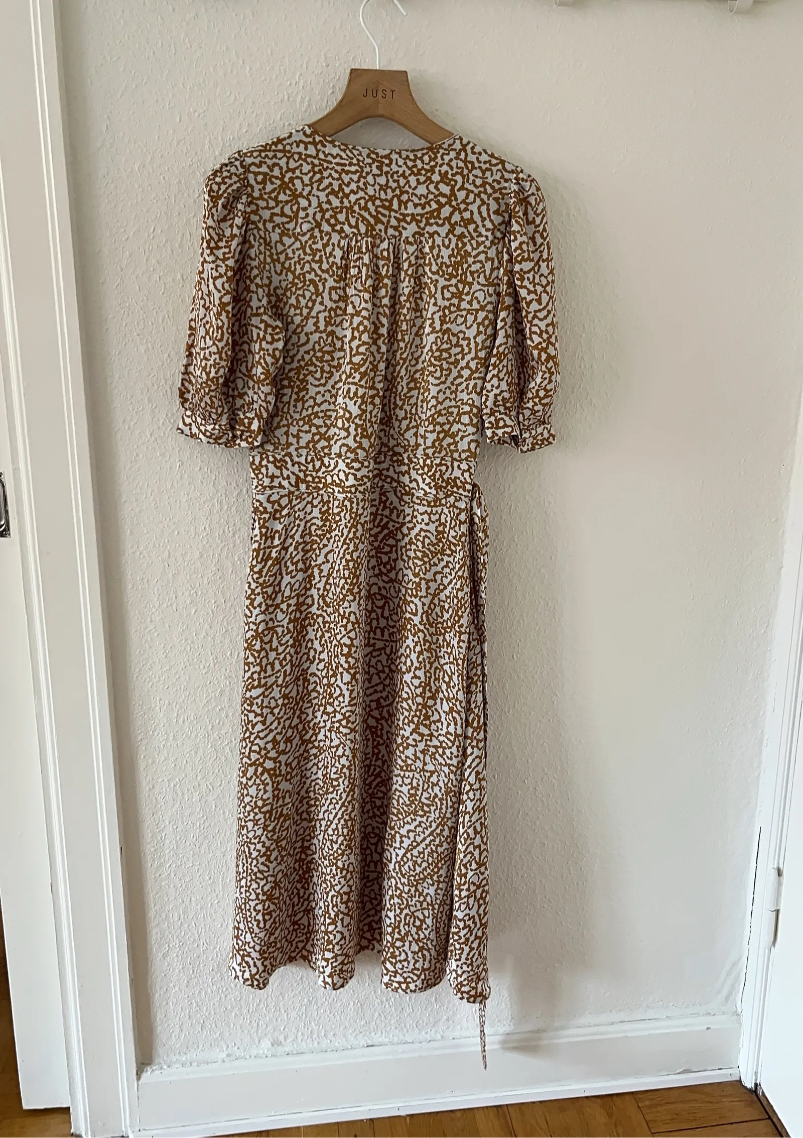 Second Female Granada Wrap-klänning NWOT - Image 4