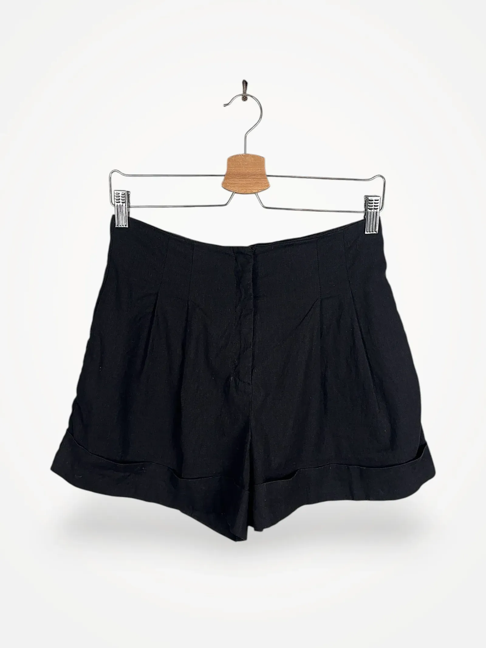 Catherine Malandeino-linneshorts