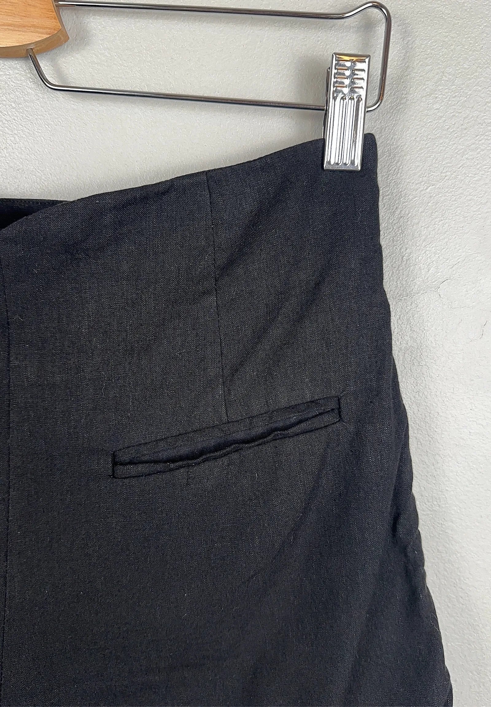 Catherine Malandeino-linneshorts - Image 5
