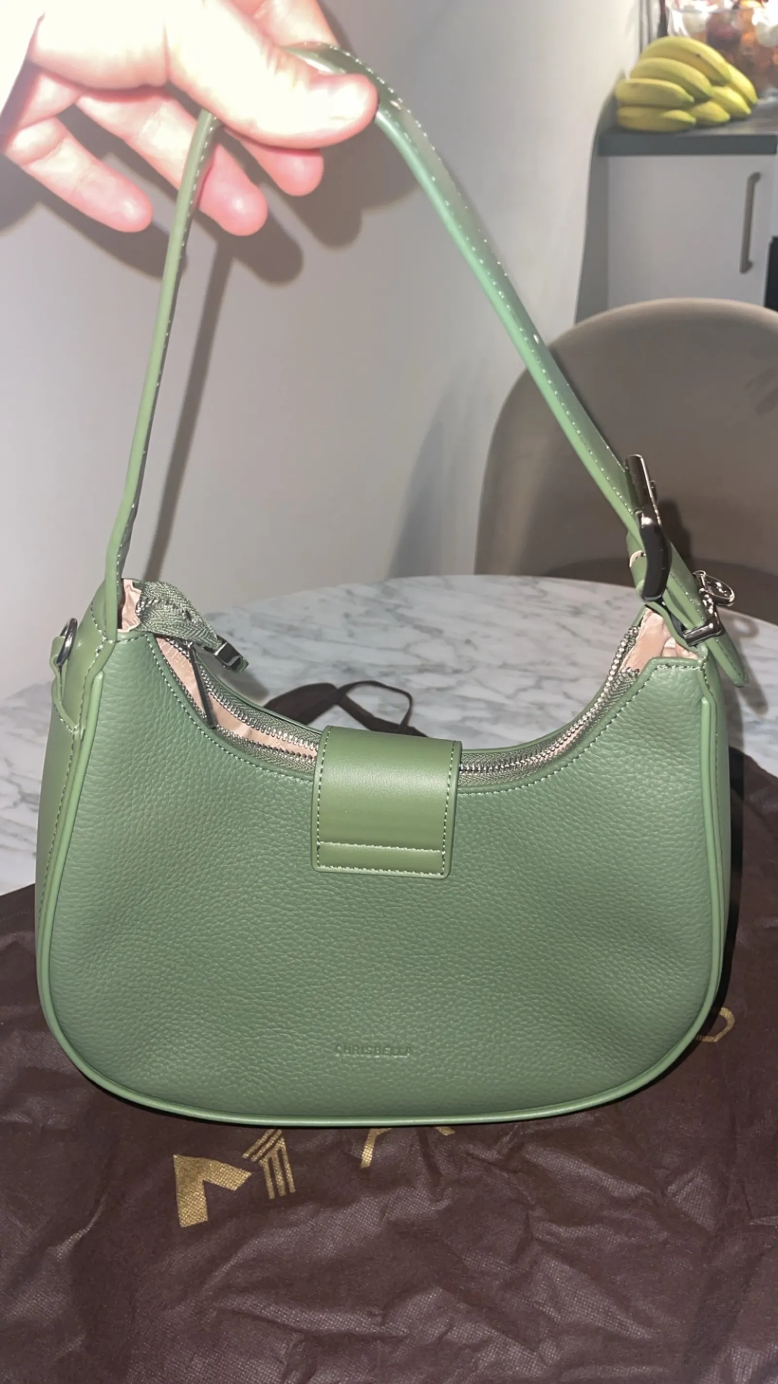 Chrisbella-skinnaxelremsväska NWOT - Image 4