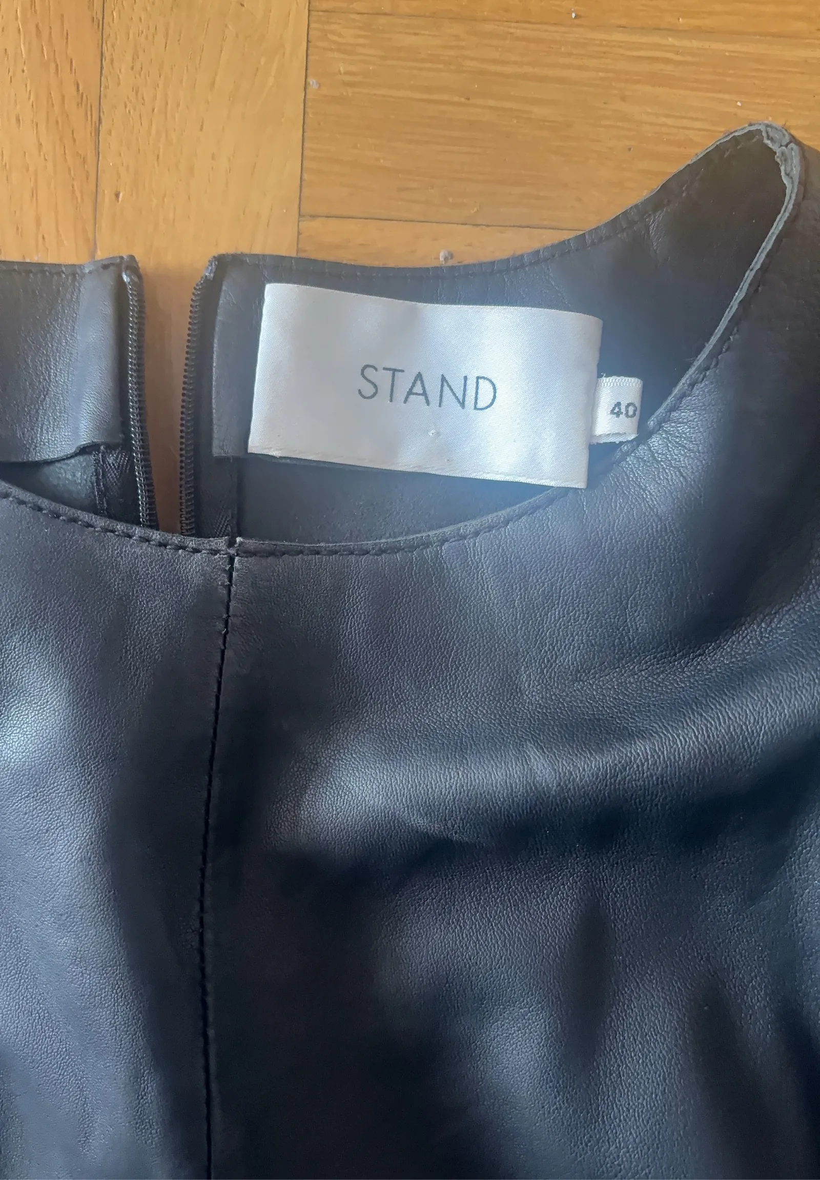 Stand Studio-skinnklänning NWOT - Image 2
