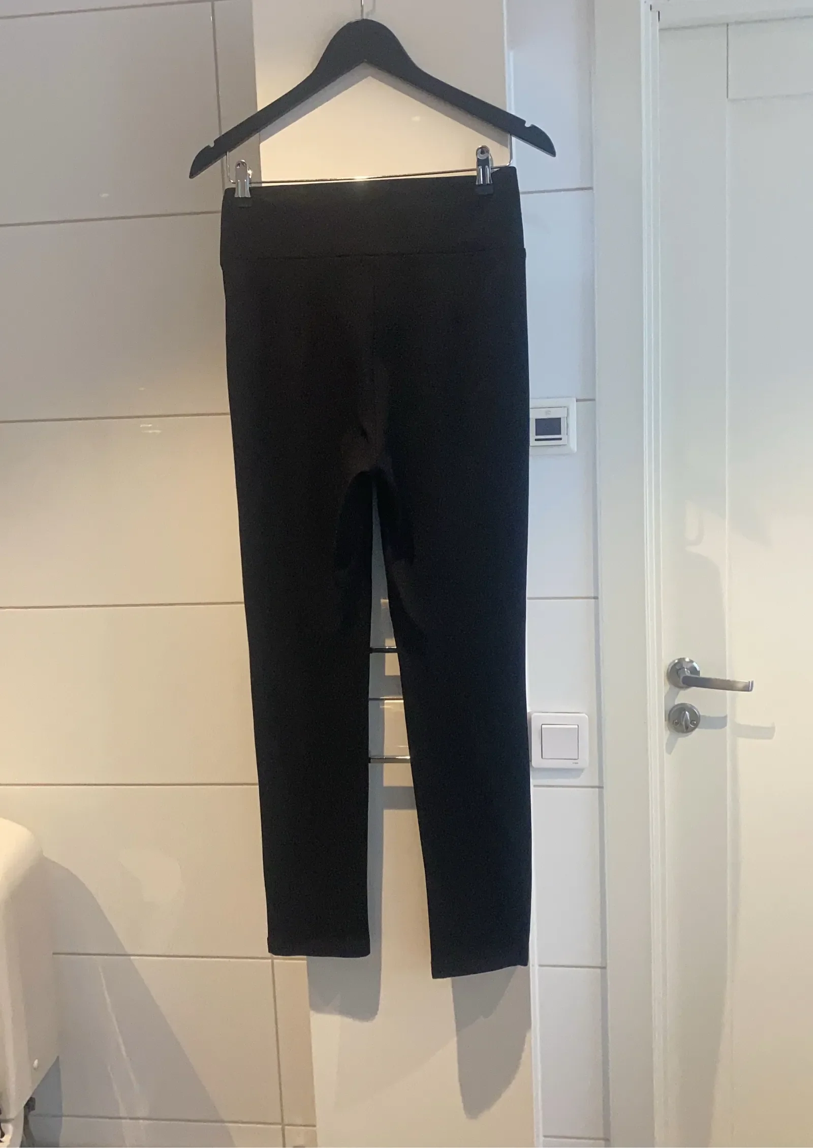 Stylein-byxor NWOT - Image 4