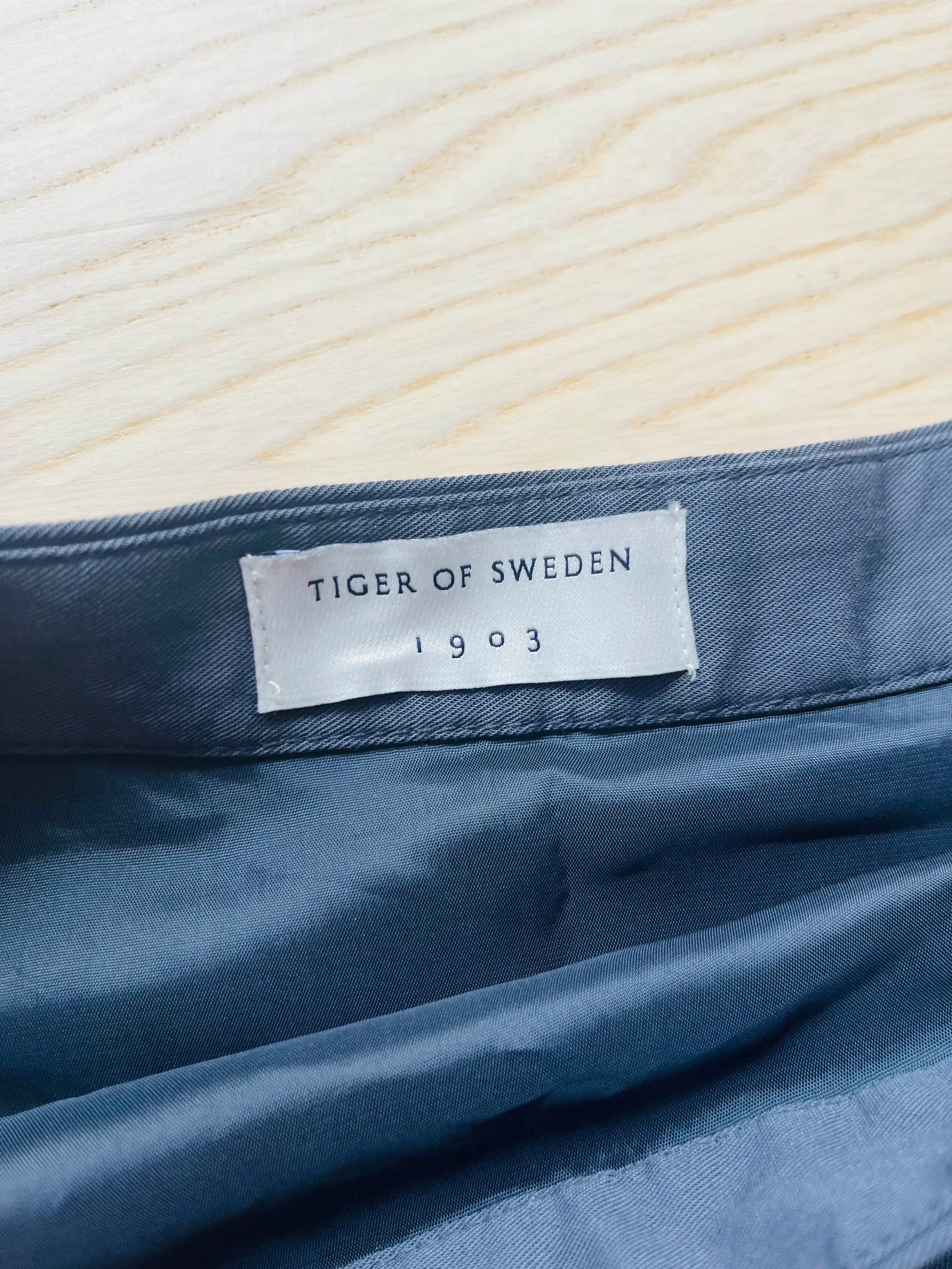 Tiger of Sweden Seiko-kjol - Image 2