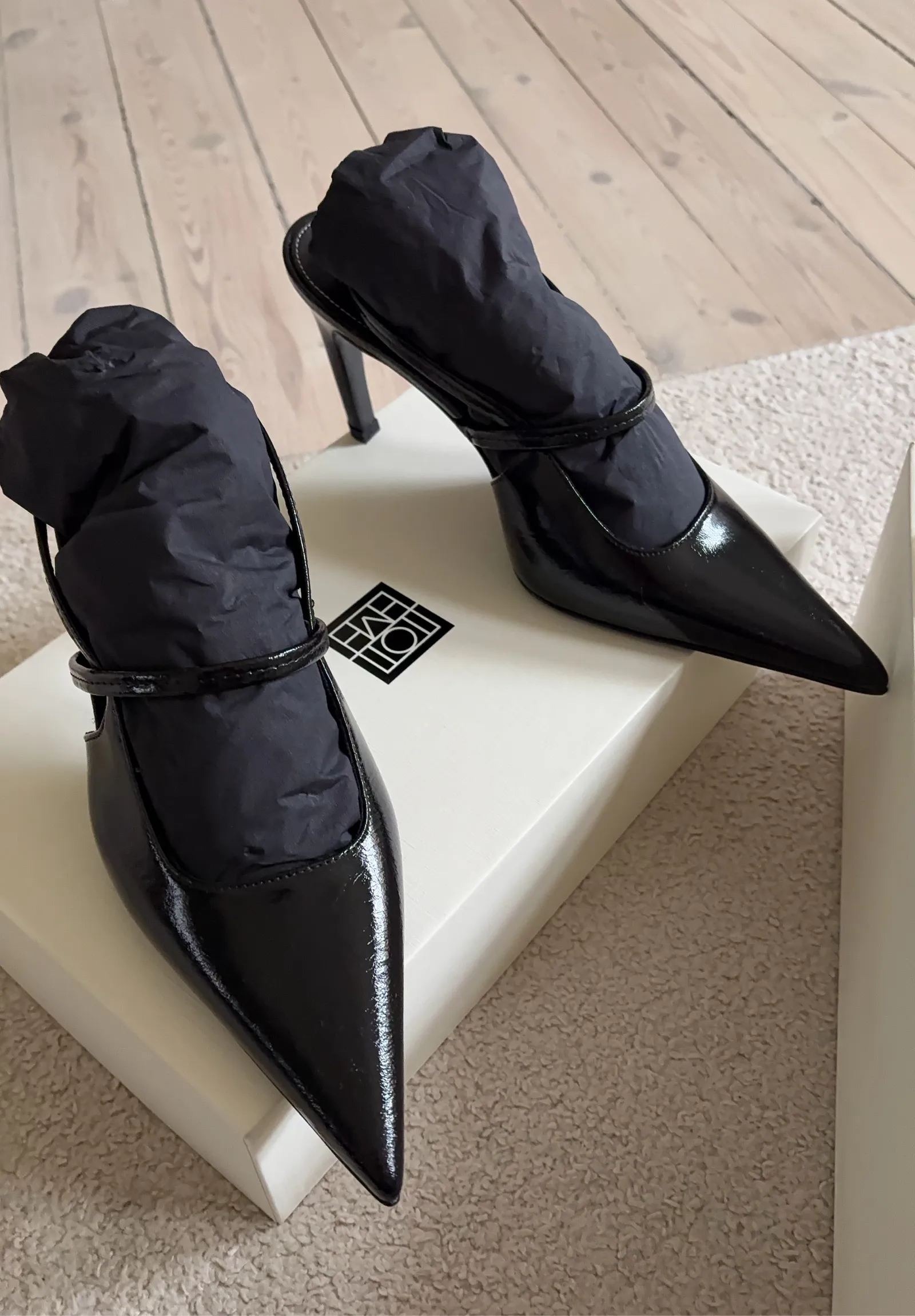 Toteme Naplack Stilettos Slingbacks Svarta-skinnklackar NWT - Image 4