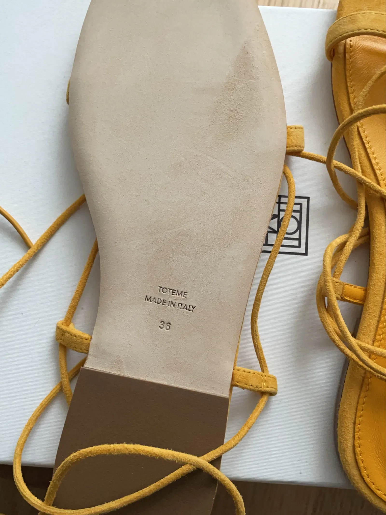 Toteme-skinnsandaler NWT - Image 3