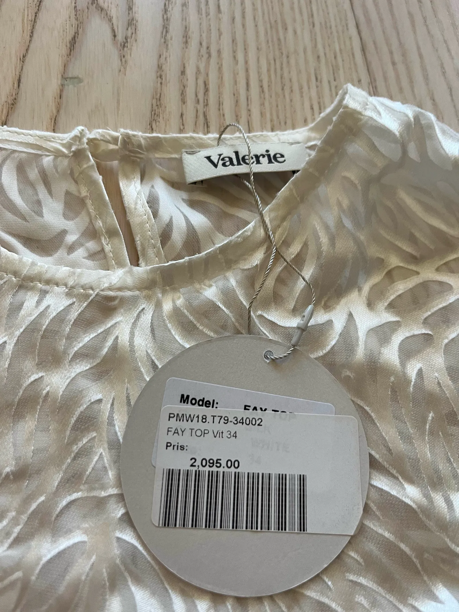 Valerie Fay-sidenblus NWT - Image 2