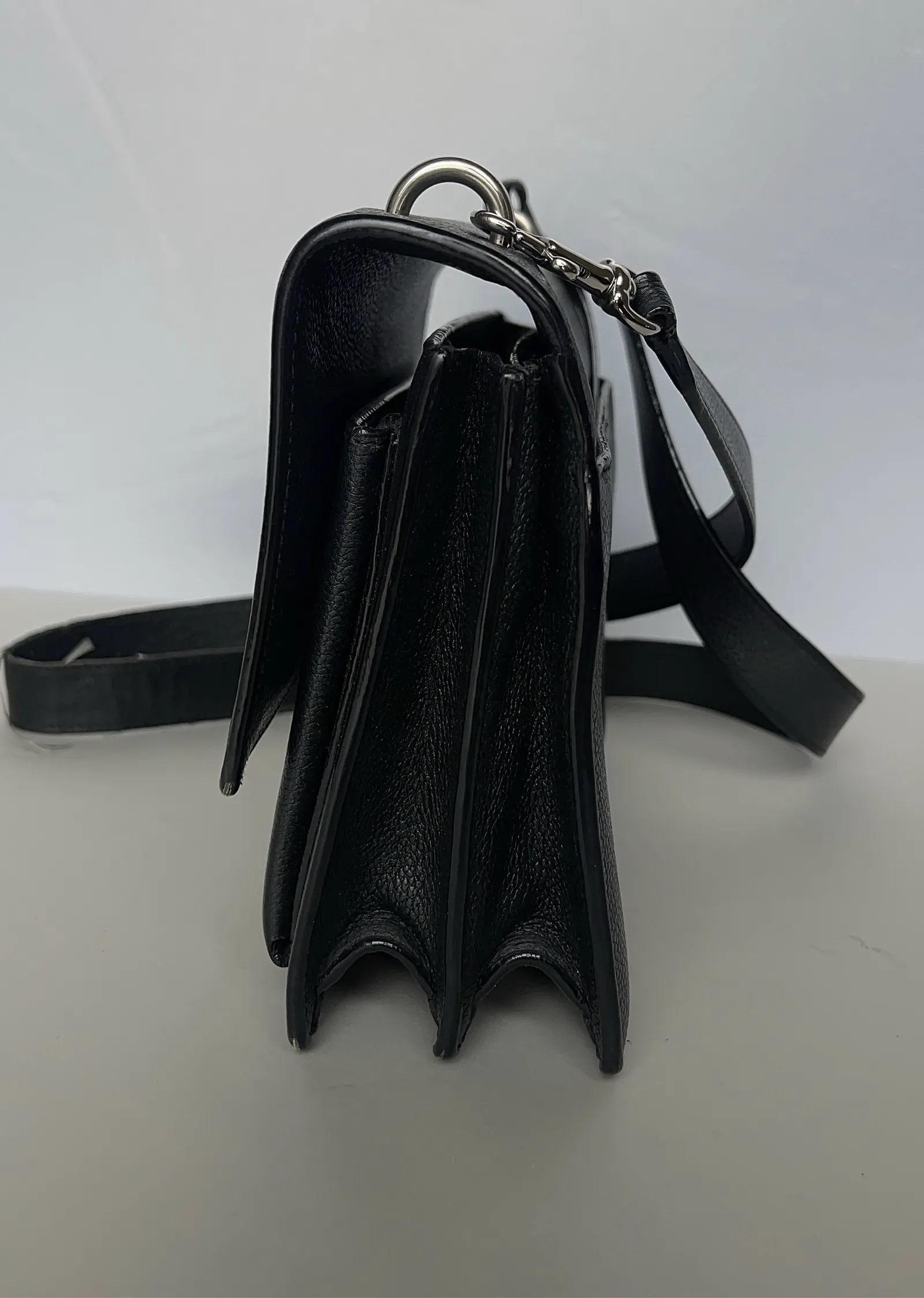 Yves Saint Laurent-skinnaxelremsväska - Image 4