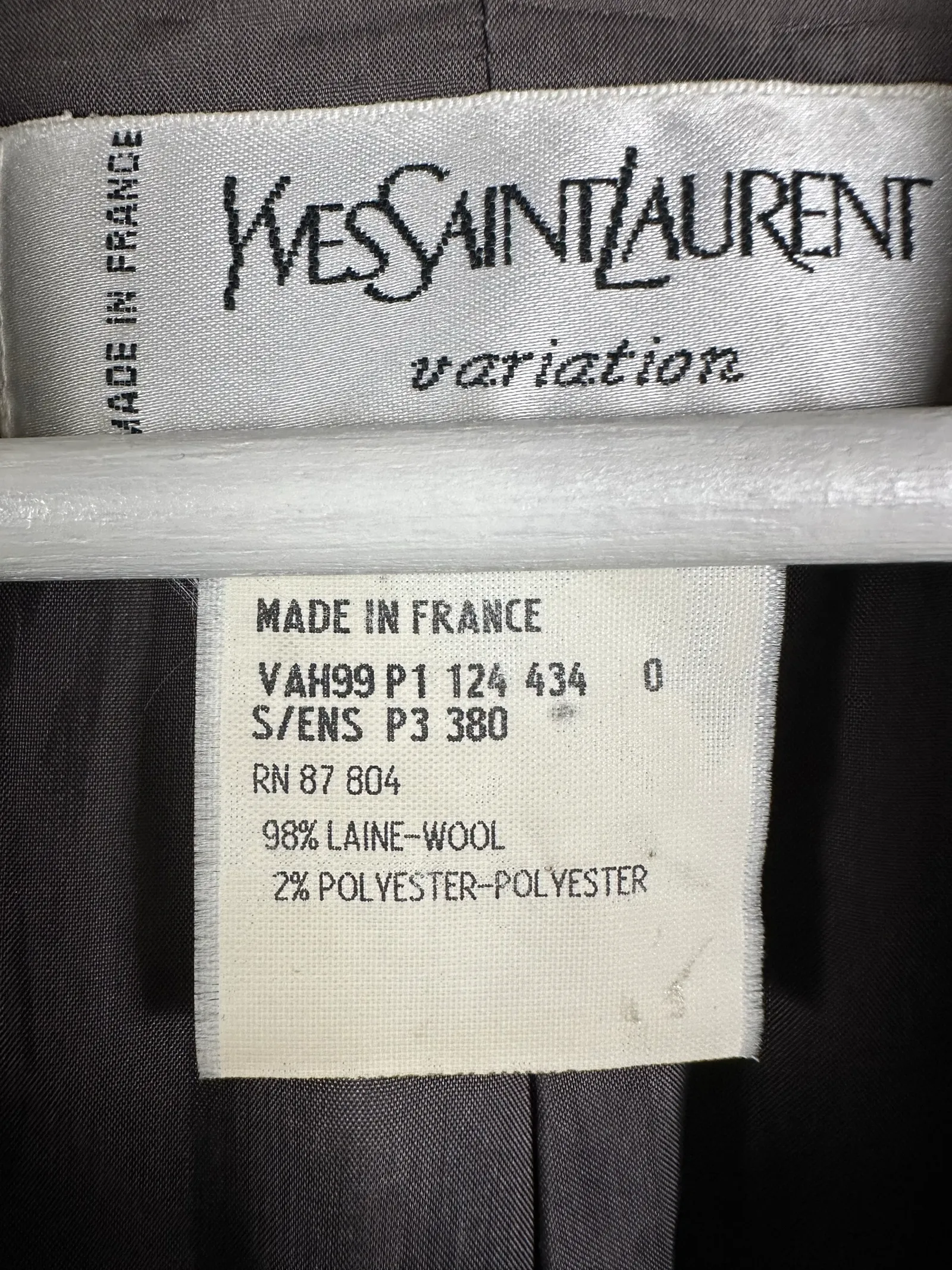 Yves Saint Laurent-ullkostym - Image 3